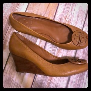 Torrey Burch Sally Tumbled Wedges Royal Tan